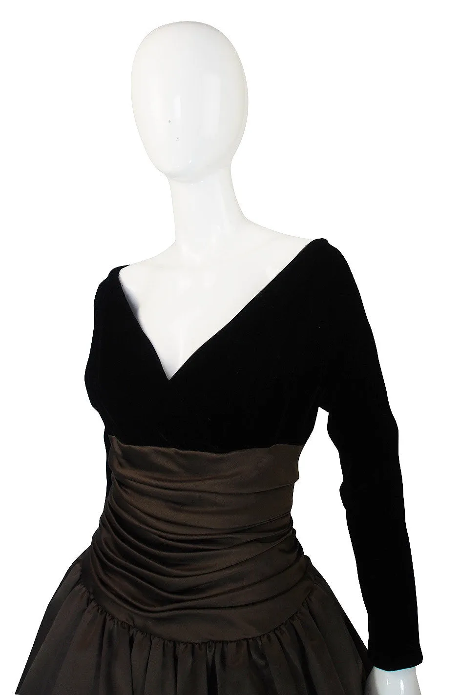 1980s Oscar De La Renta Velvet & Silk Gown