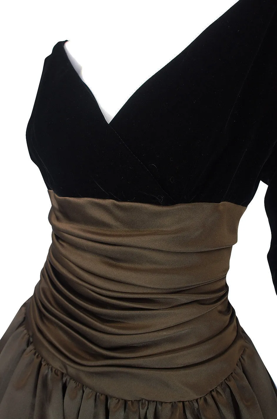 1980s Oscar De La Renta Velvet & Silk Gown