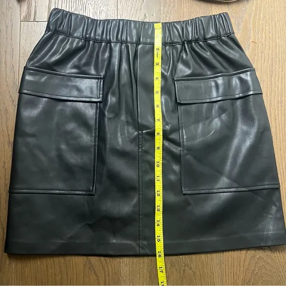 Bb Dakota Vegan Leather Mini Skirt SZ M