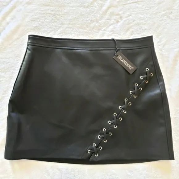 BLANK NYC Spend The Night Lace Up Faux Leather Mini Skirt--Sz 32