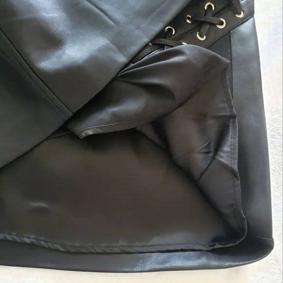BLANK NYC Spend The Night Lace Up Faux Leather Mini Skirt--Sz 32