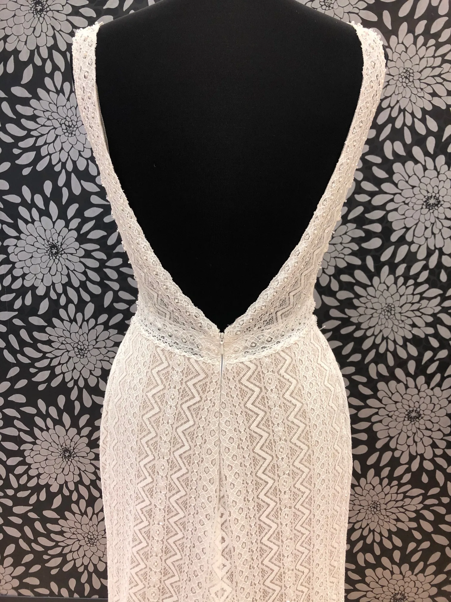 Bold Lace Sheath Gown