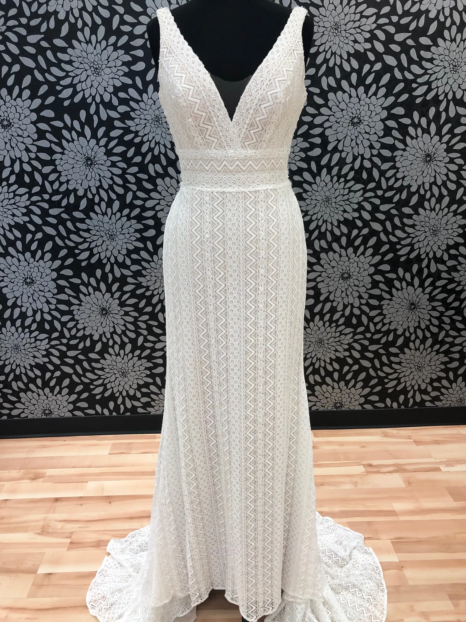 Bold Lace Sheath Gown