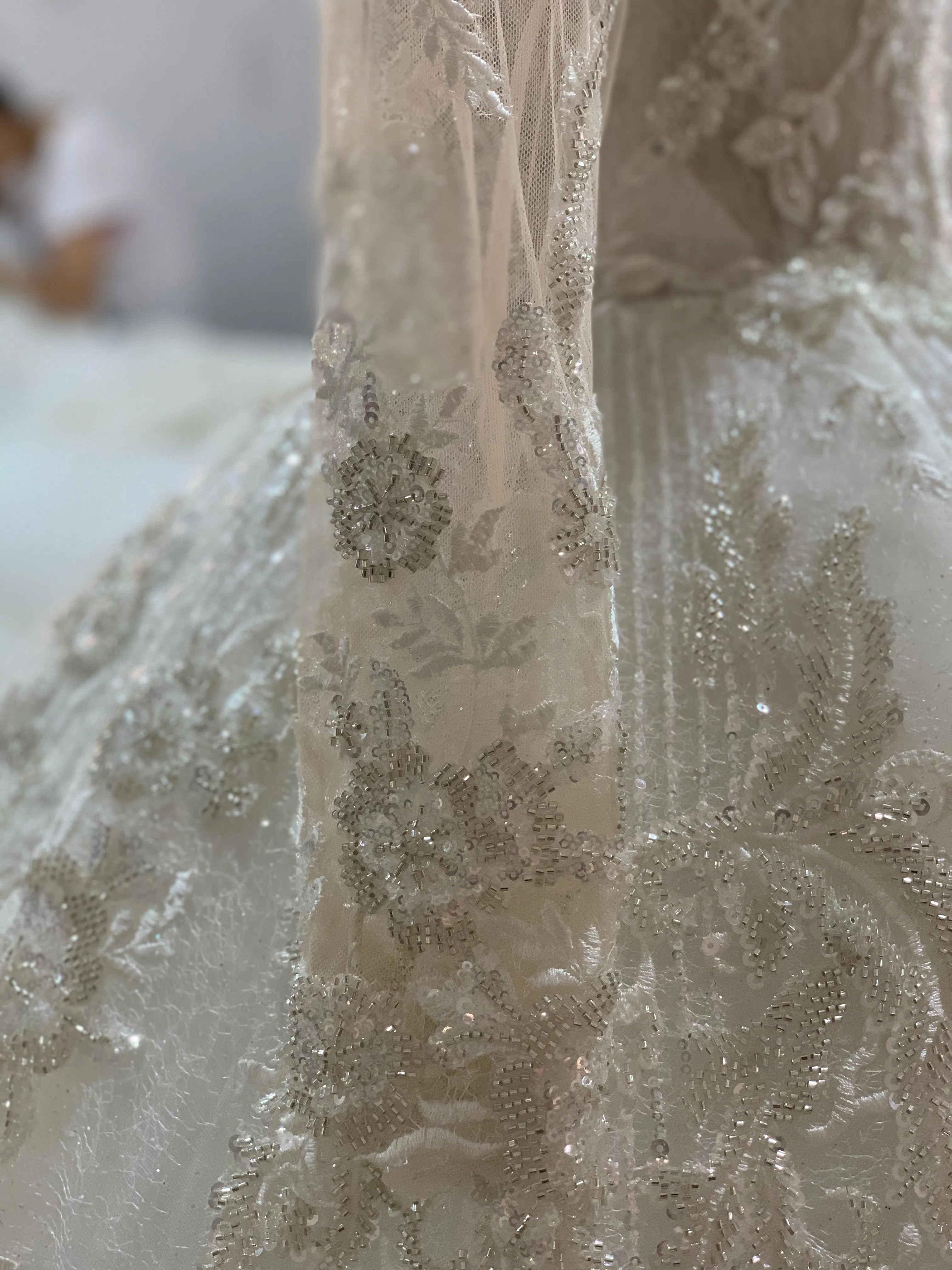 BYG luxury royal long sleeves wedding dress