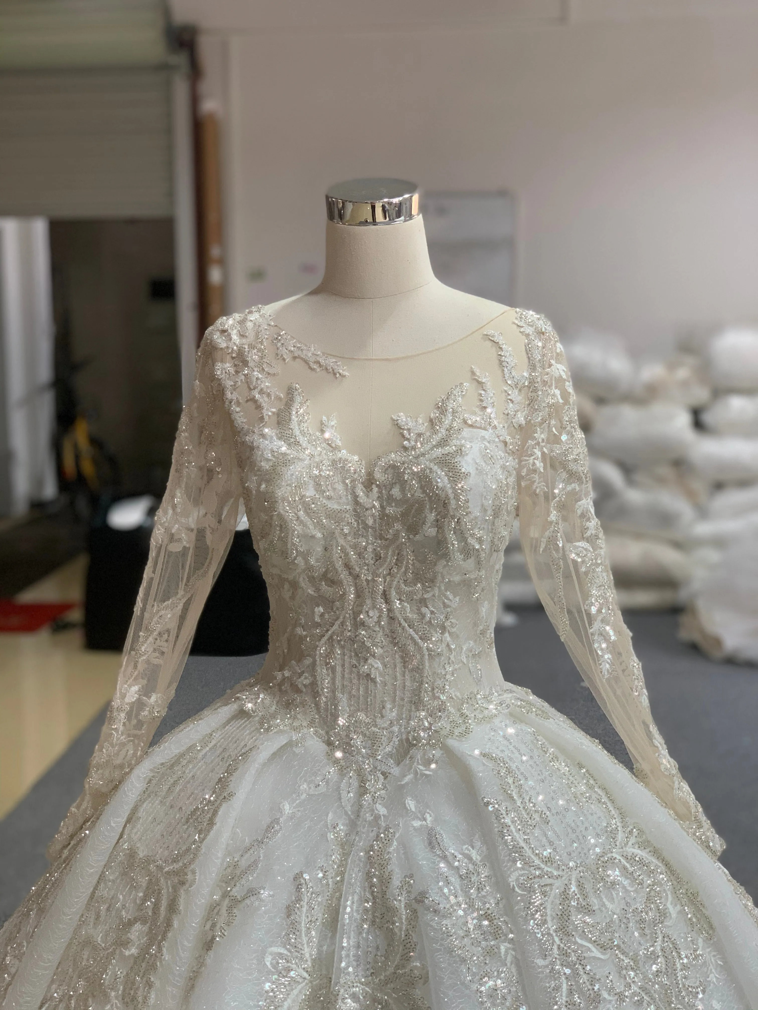 BYG luxury royal long sleeves wedding dress