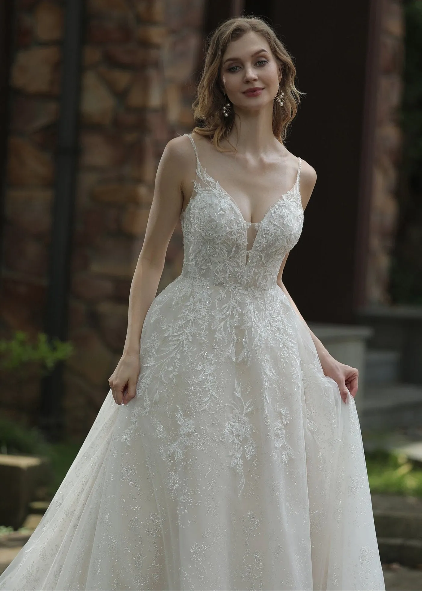 Carly A-line beaded Ivory/Champagne Wedding gown size 12-14 Express NZ wide