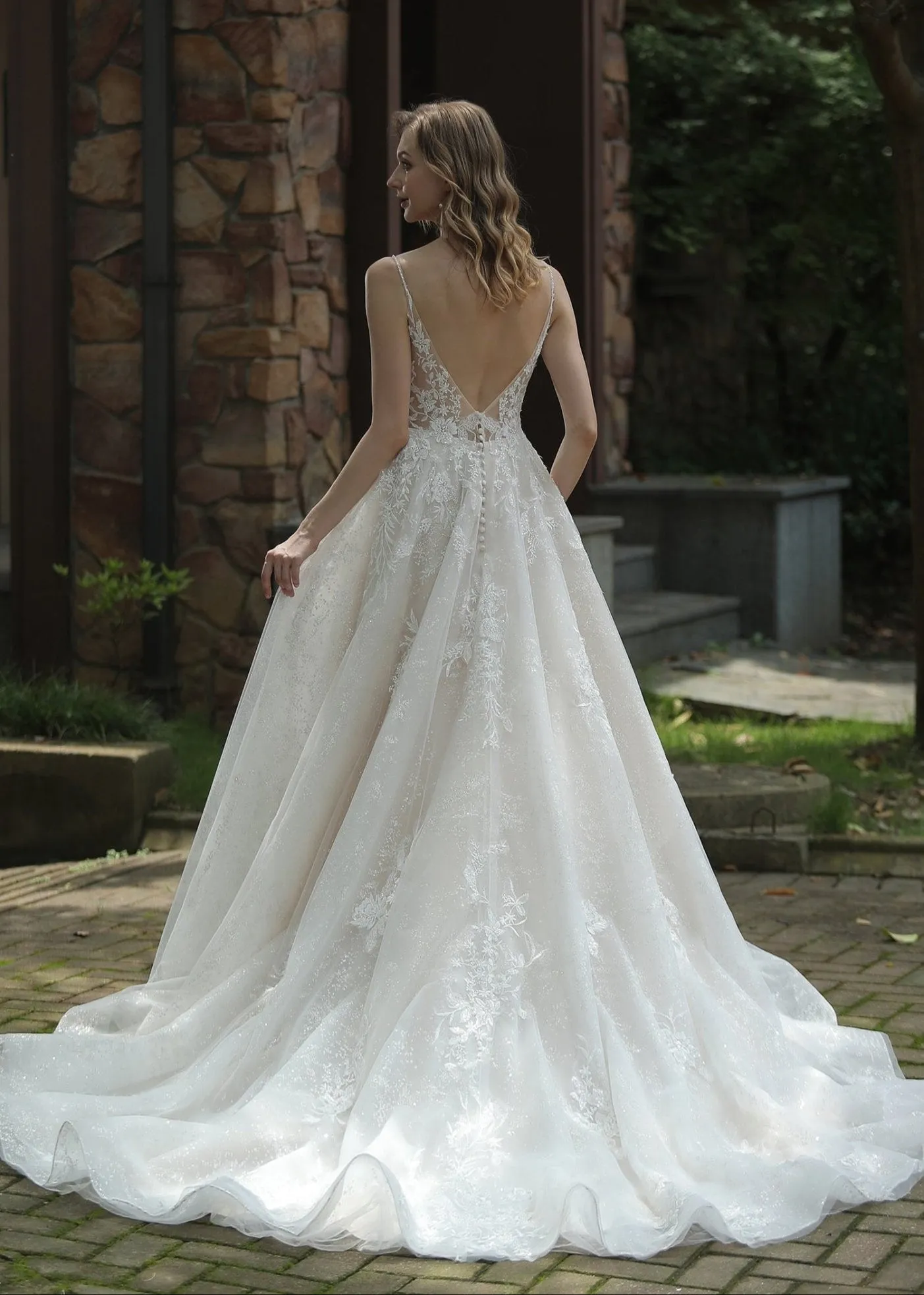 Carly A-line beaded Ivory/Champagne Wedding gown size 12-14 Express NZ wide
