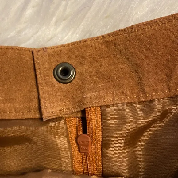 CLEAN LINES LEATHER MINI SKIRT LENGTH 16” WAIST 28/29” COLOR TAN ZIPPER BACK