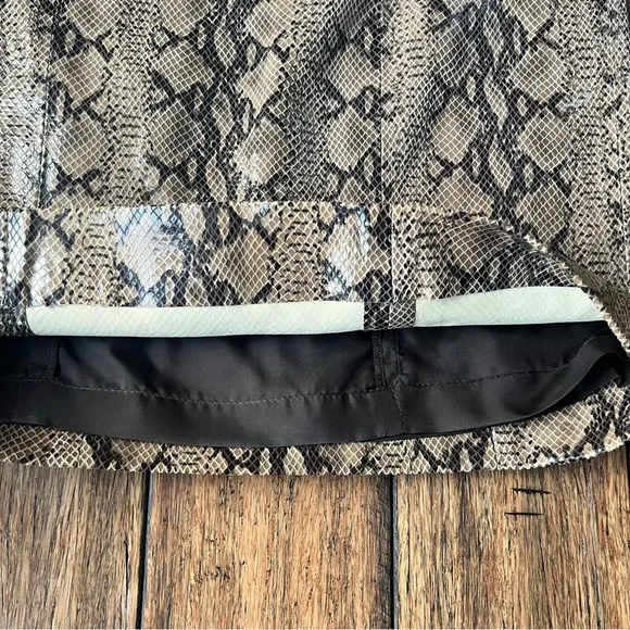 Eccoci Leather Snake Print Pencil Skirt Knee Length 4 Python Animal Lux Classy