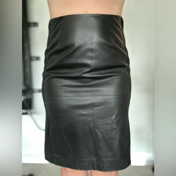 Ellen Tracy 100% Leather Pencil Skirt in size 6