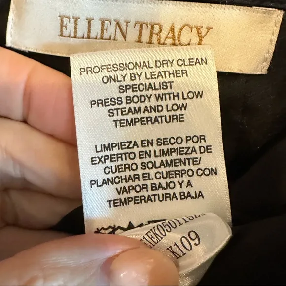 Ellen Tracy 100% Leather Pencil Skirt in size 6
