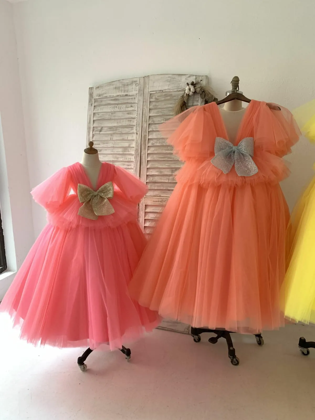 Fluffy Sleeves V Neck Coral Yellow Tulle Wedding Flower Girl Dress Kids Party