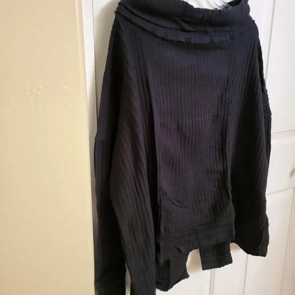FREE PEOPLE Juicy long sleeve top Nior Black MEDIUM Split Back Sweater- NWT