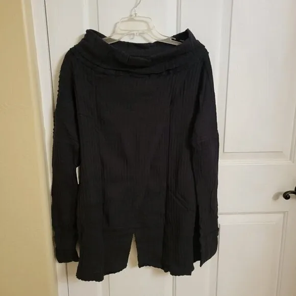 FREE PEOPLE Juicy long sleeve top Nior Black MEDIUM Split Back Sweater- NWT