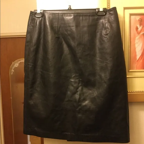 LAMBSKIN CROFT &amp; BARROWS BLACK SKIRT SZ 12.