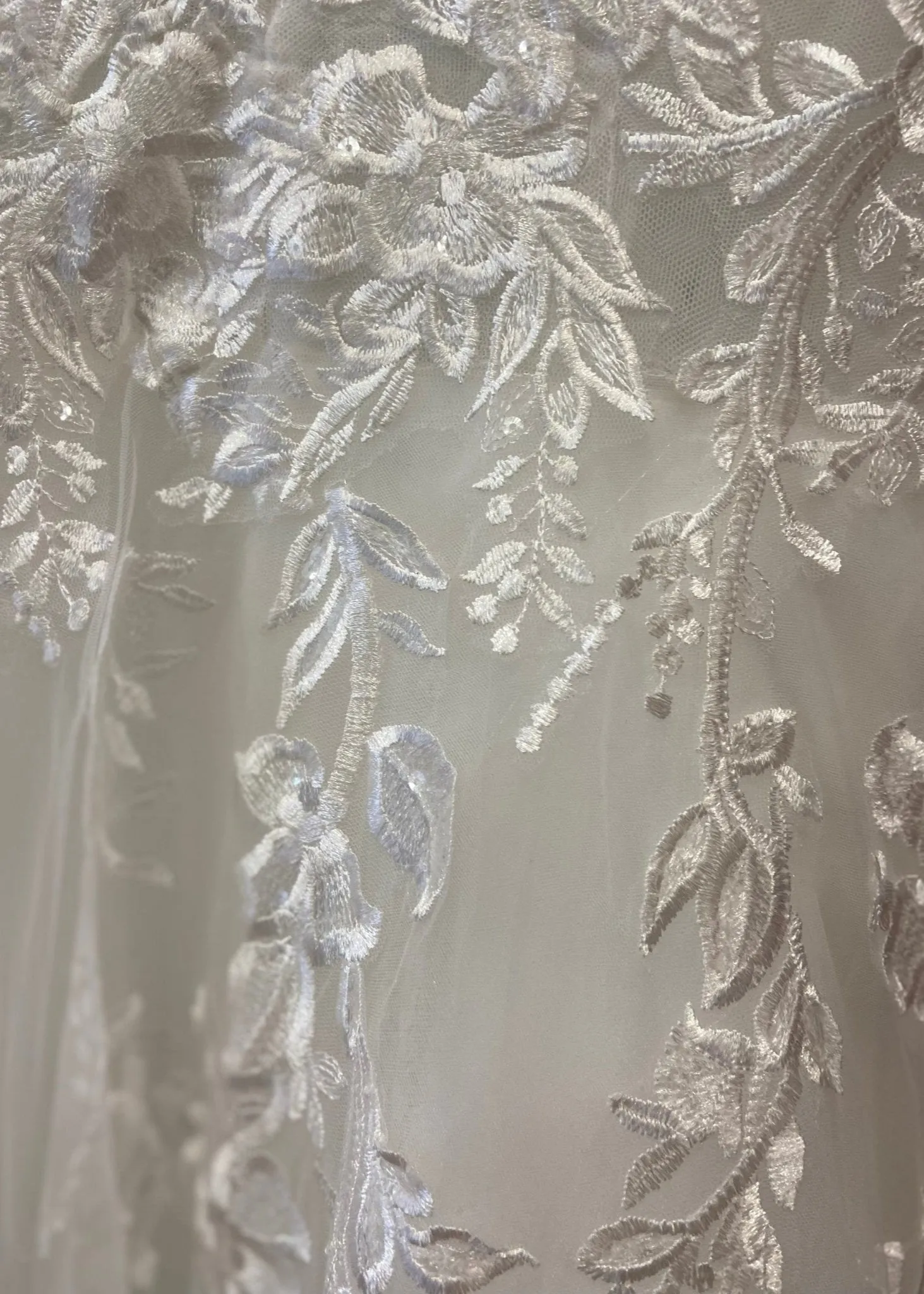 Laura ivory tulle and lace applique wedding dress size Express NZ wide