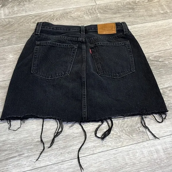 LEVI’s Deconstructed Mini Skirt Ill-Fated Black, Small
