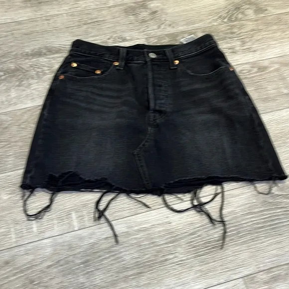 LEVI’s Deconstructed Mini Skirt Ill-Fated Black, Small
