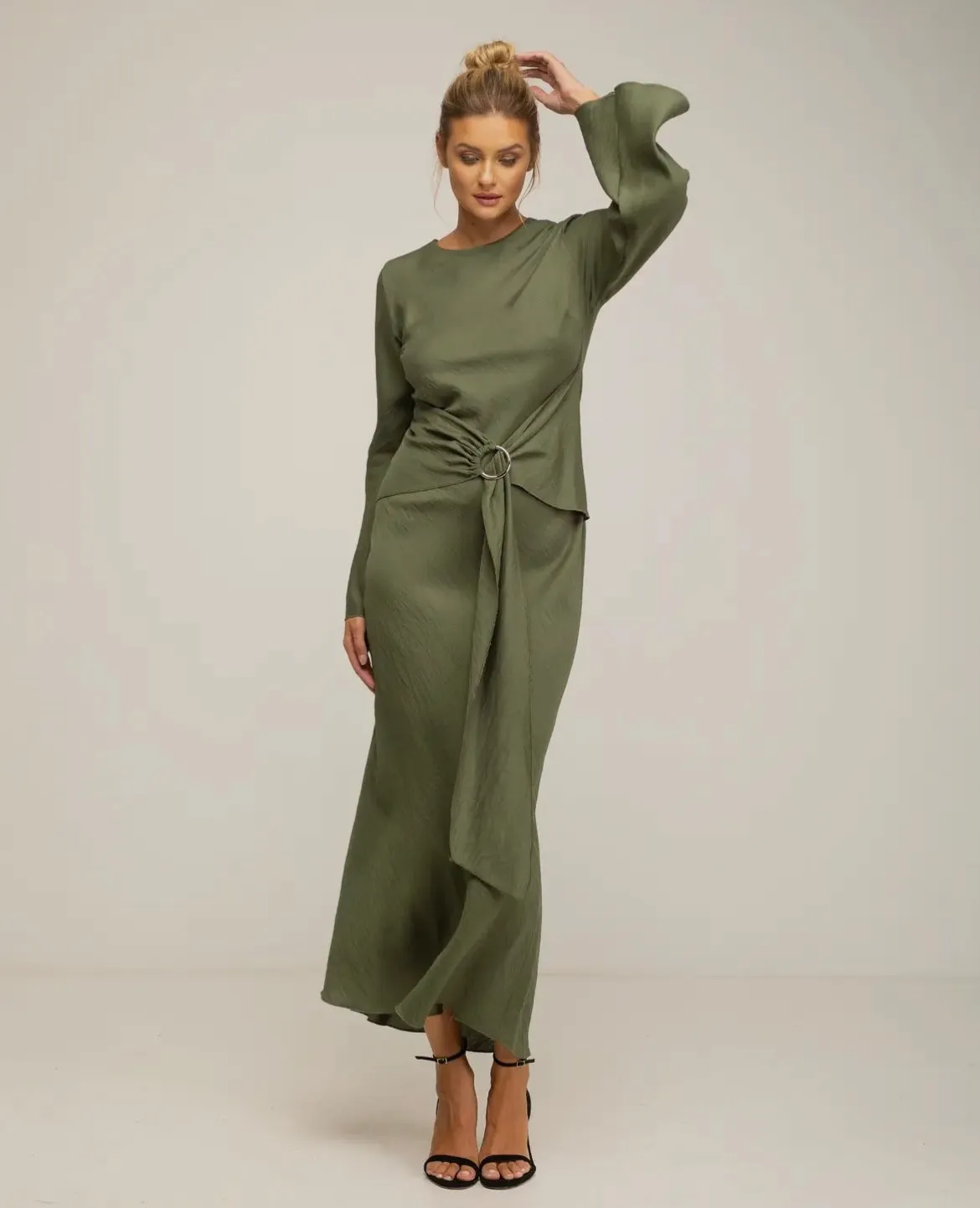 LONG SLEEVE DRESS WITH METALLIC HOOP