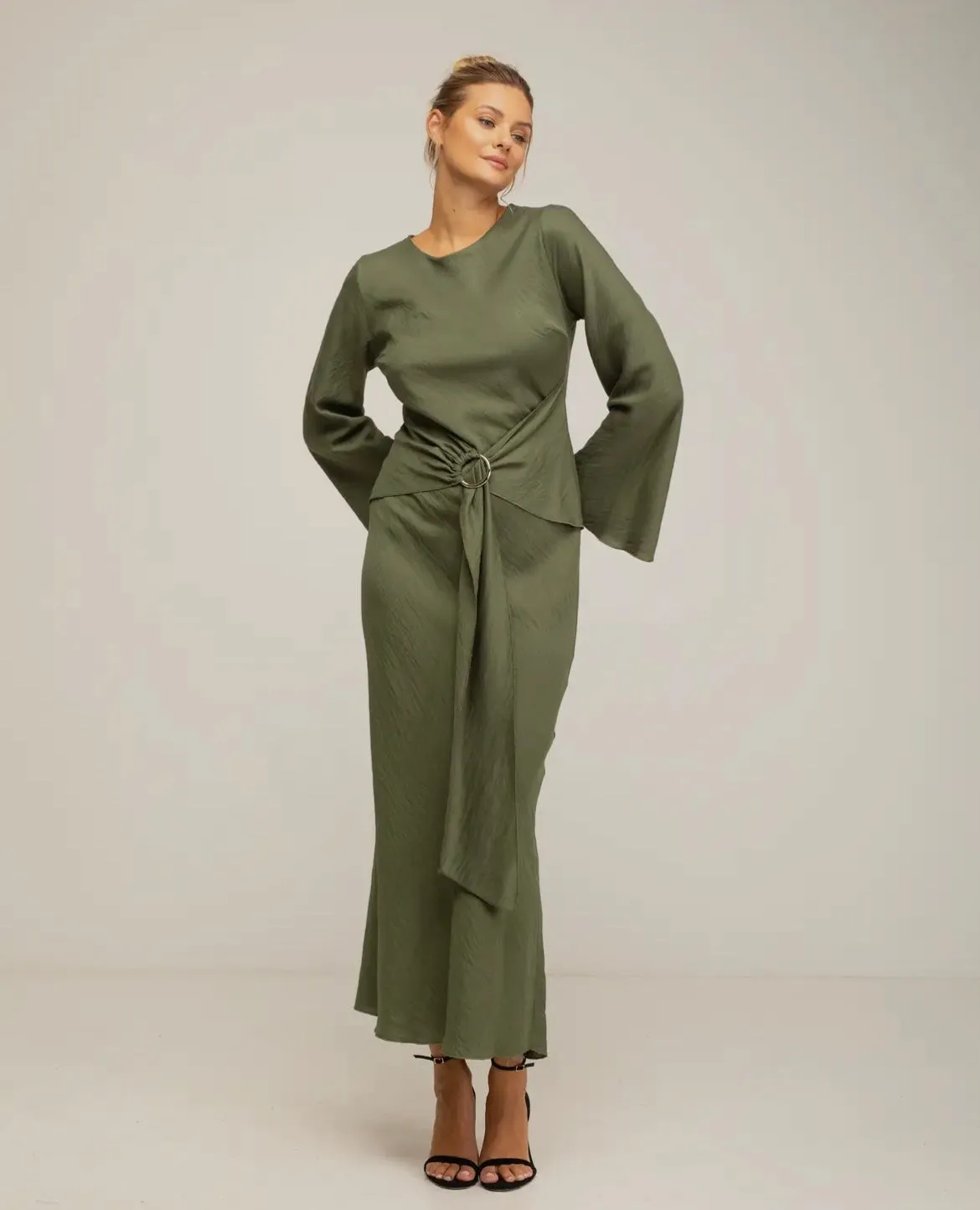 LONG SLEEVE DRESS WITH METALLIC HOOP