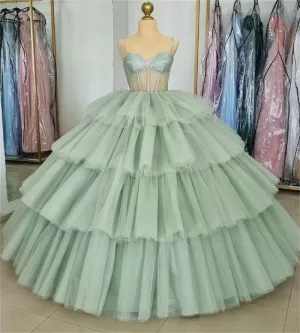 Luxury Spaghetti Straps Party Gown Tiered Tulle Ball Gown