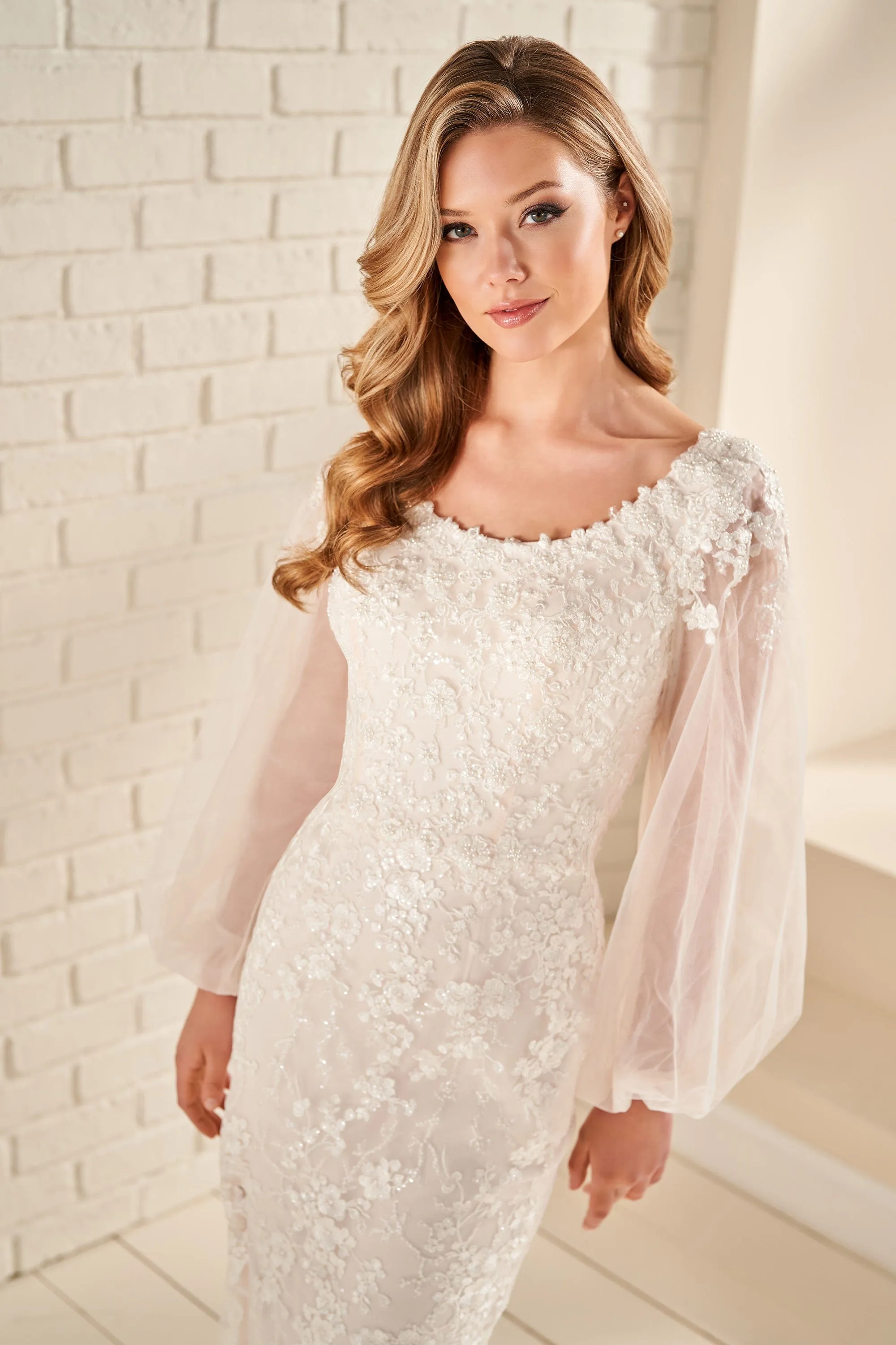 Modest by Mon Cheri: MOD952