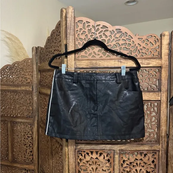 NEW BY.DYLN Tobaias Faux Leather Skirt in Black