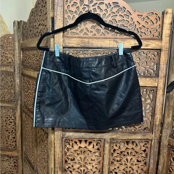 NEW BY.DYLN Tobaias Faux Leather Skirt in Black