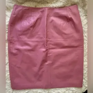 Newport News Women’s Pink 100% Leather Skirt size 14