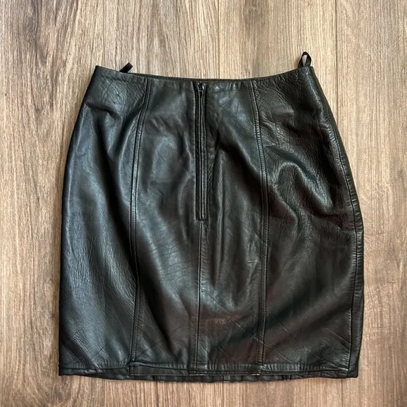 Northampton VTG black soft Leather skirt SZ 8