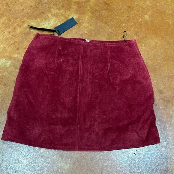 NWT Blank NYC Skirt. Size 28. Leather 100%.