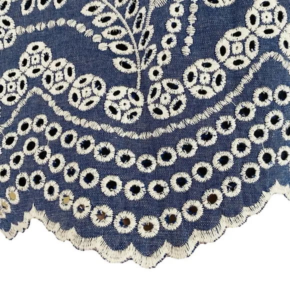 PLUS Loft NWT Blue &amp; White Embroidered Floral Eyelet Scallop Hem Skirt Size 14