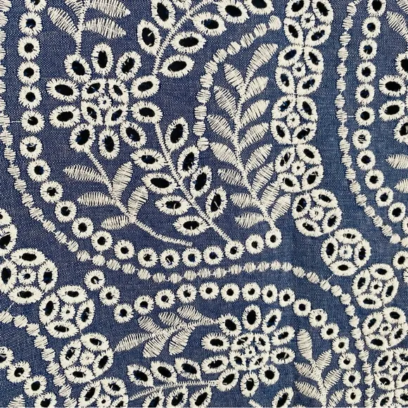 PLUS Loft NWT Blue &amp; White Embroidered Floral Eyelet Scallop Hem Skirt Size 14