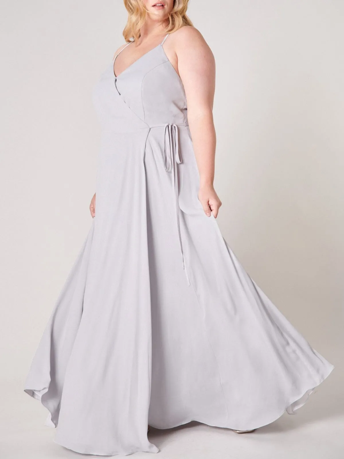 PLUS SIZE SLEEVELESS SURPLICE OPEN BACK MAXI DRESS