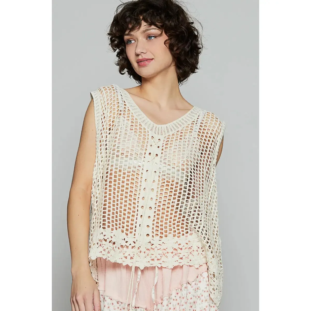 POL Clothing Natural V-Neck Sleeveless Crochet Top