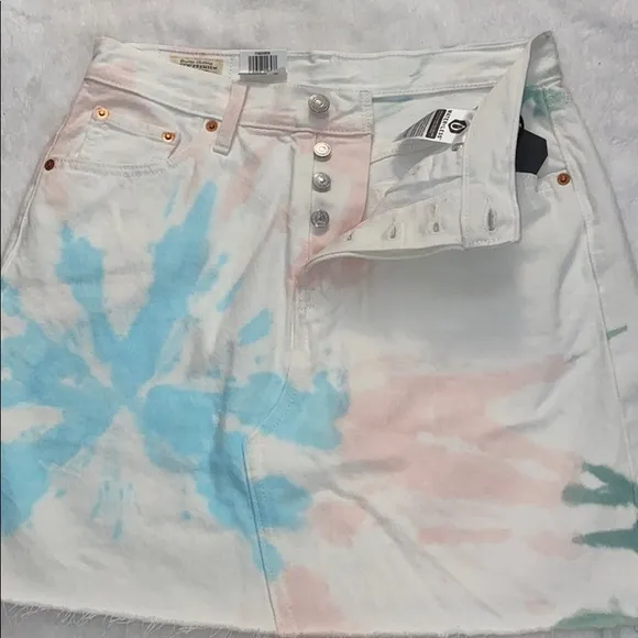 PREMIUM LEVIS DENIM SKIRT