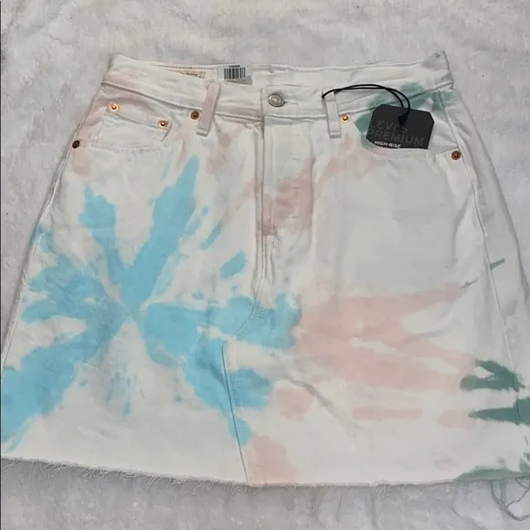 PREMIUM LEVIS DENIM SKIRT