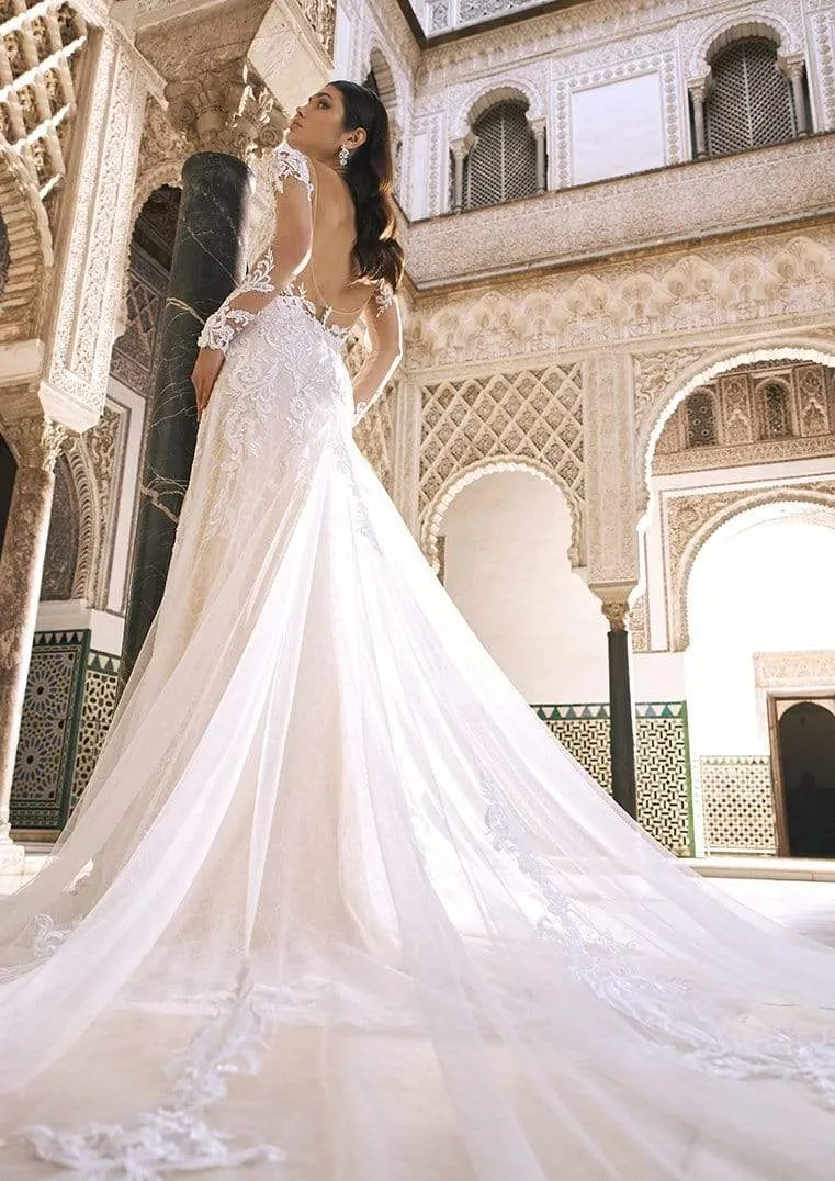 Pronovias Privee: Alkatif