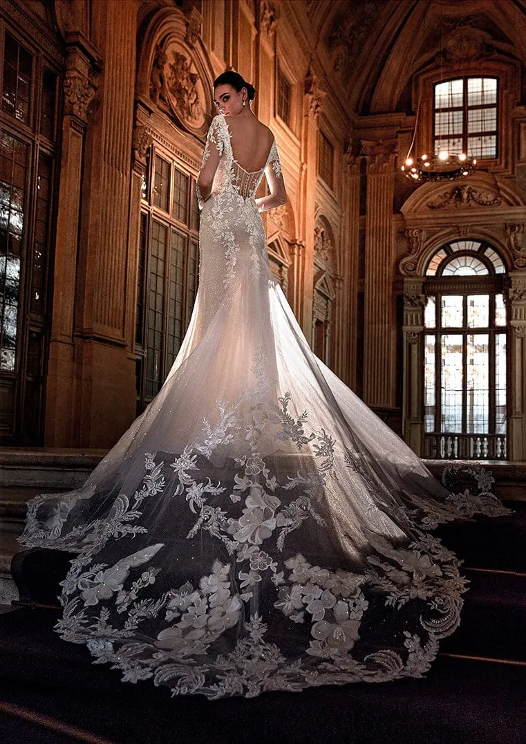 Pronovias Privee: Eirian