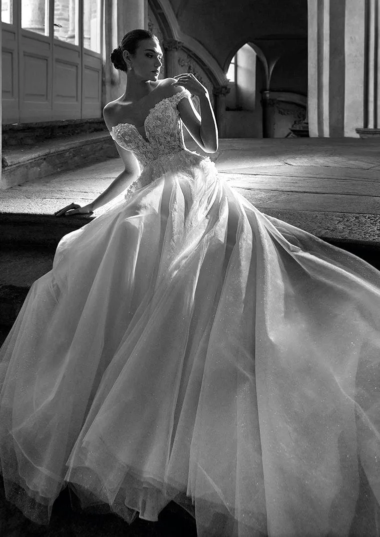 Pronovias Privee: Turmalin
