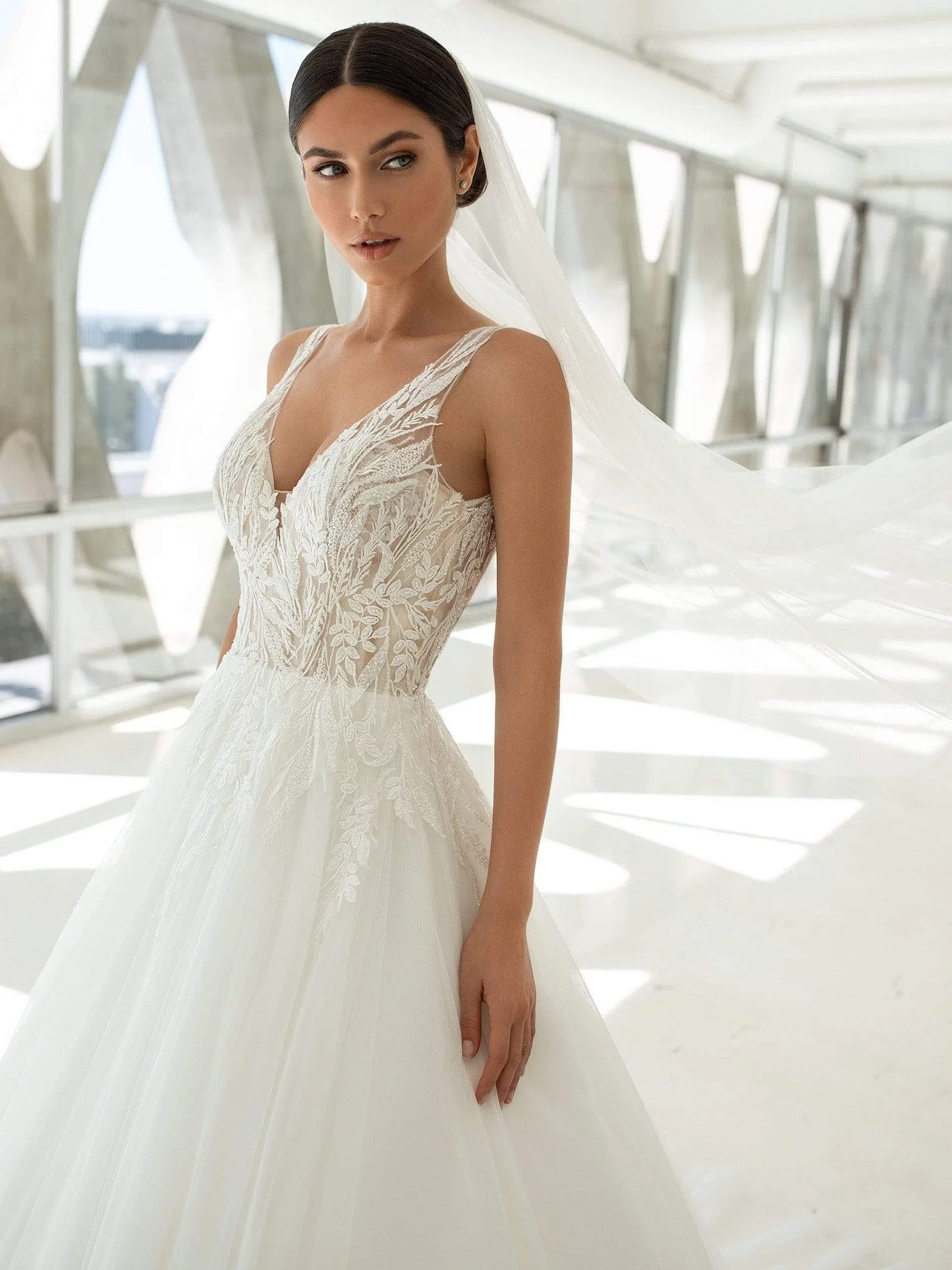 Pronovias: V-2104