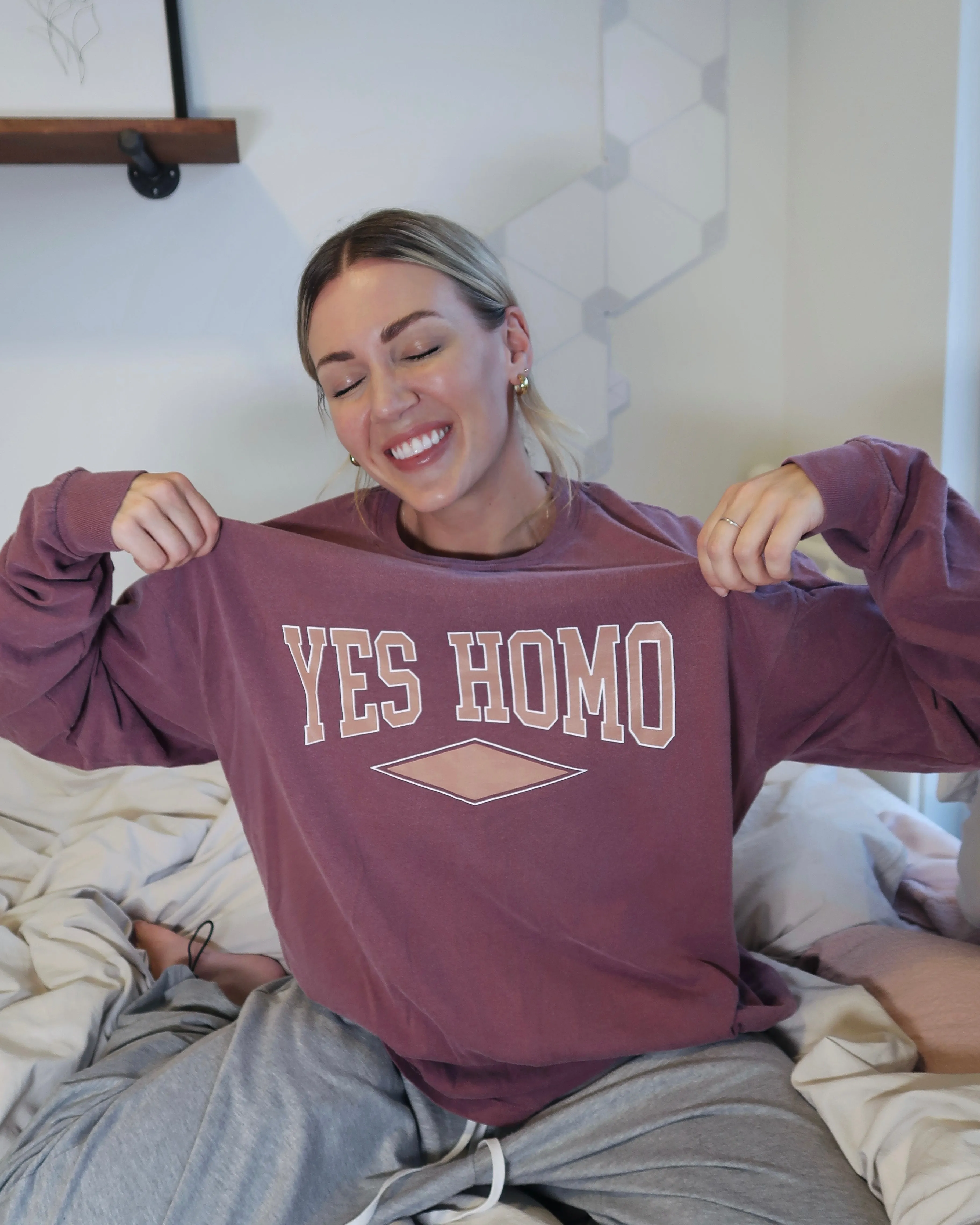"YES HOMO" OVERSIZED LONG SLEEVE (Wine)