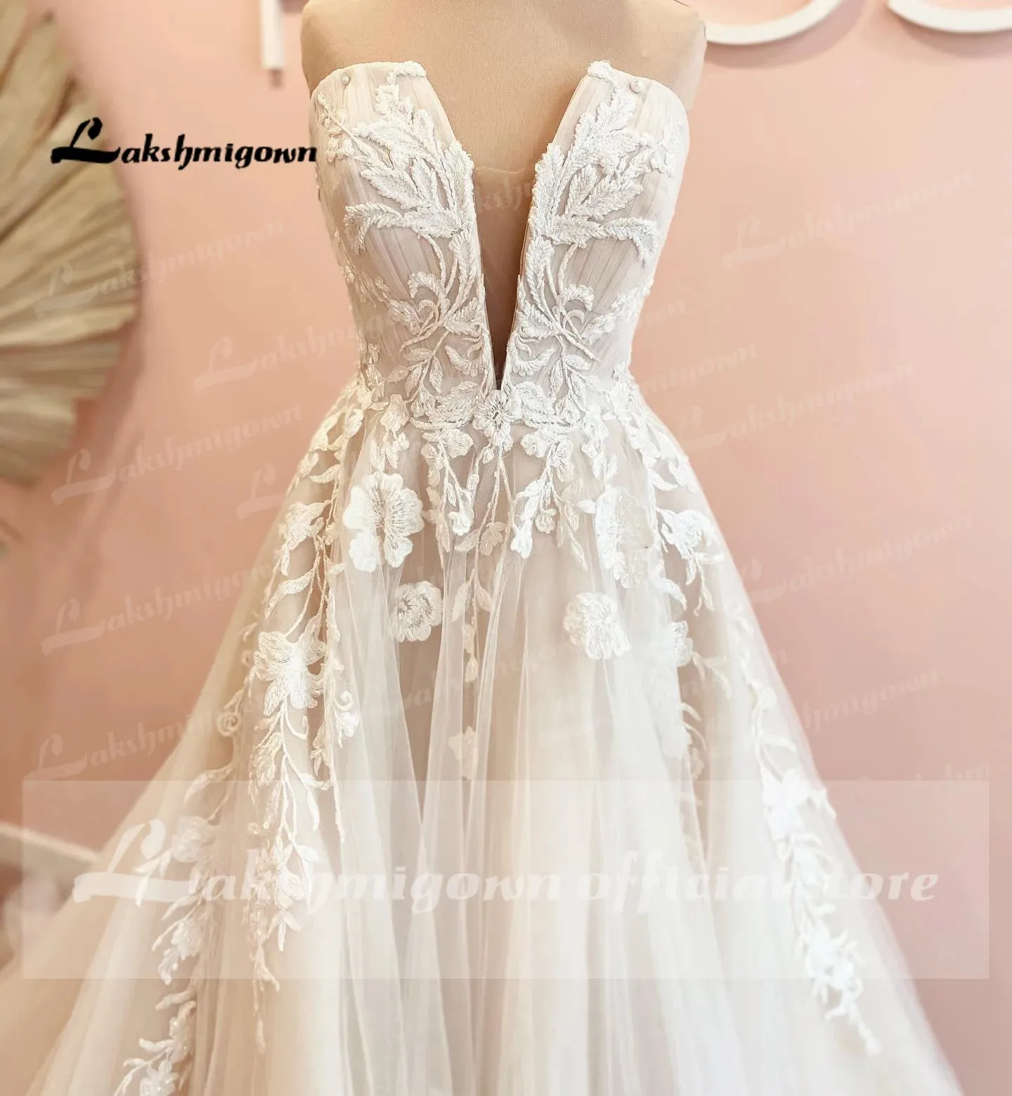 Vintage Deep V Neck Weddding Dresses Vestido De Novia Lace Appliques A Line Open Back Sweep Train Bridal Gown abito da spos
