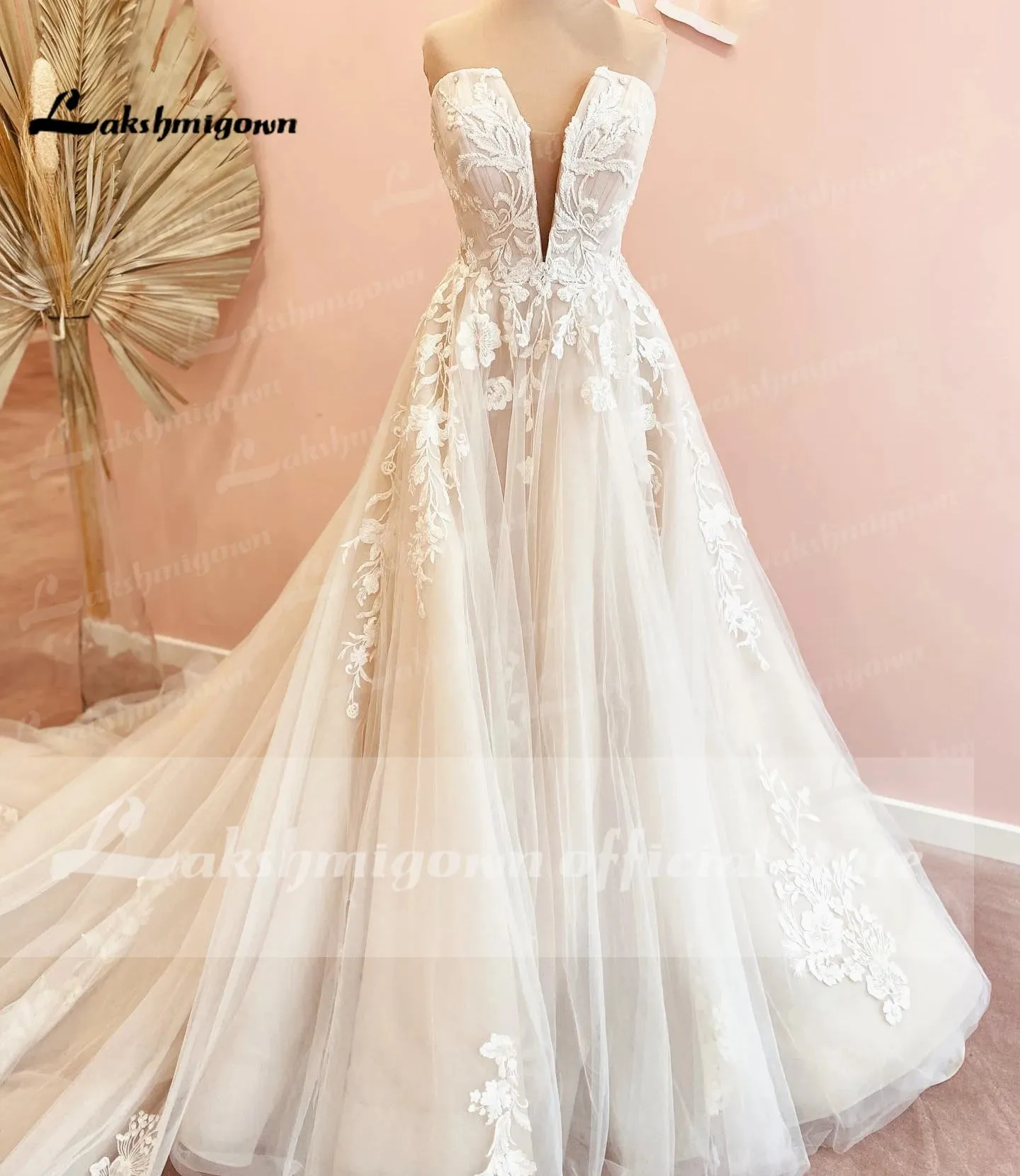 Vintage Deep V Neck Weddding Dresses Vestido De Novia Lace Appliques A Line Open Back Sweep Train Bridal Gown abito da spos