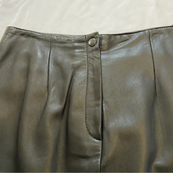 Vintage Lanna Black Leather Slim Pencil Skirt Size 8/10 Made in USA