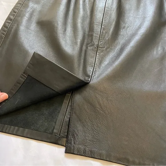 Vintage Lanna Black Leather Slim Pencil Skirt Size 8/10 Made in USA