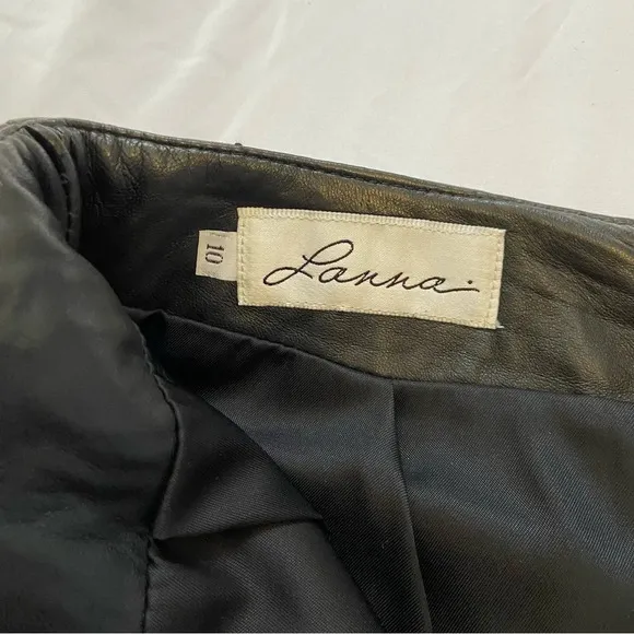 Vintage Lanna Black Leather Slim Pencil Skirt Size 8/10 Made in USA