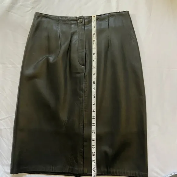 Vintage Lanna Black Leather Slim Pencil Skirt Size 8/10 Made in USA