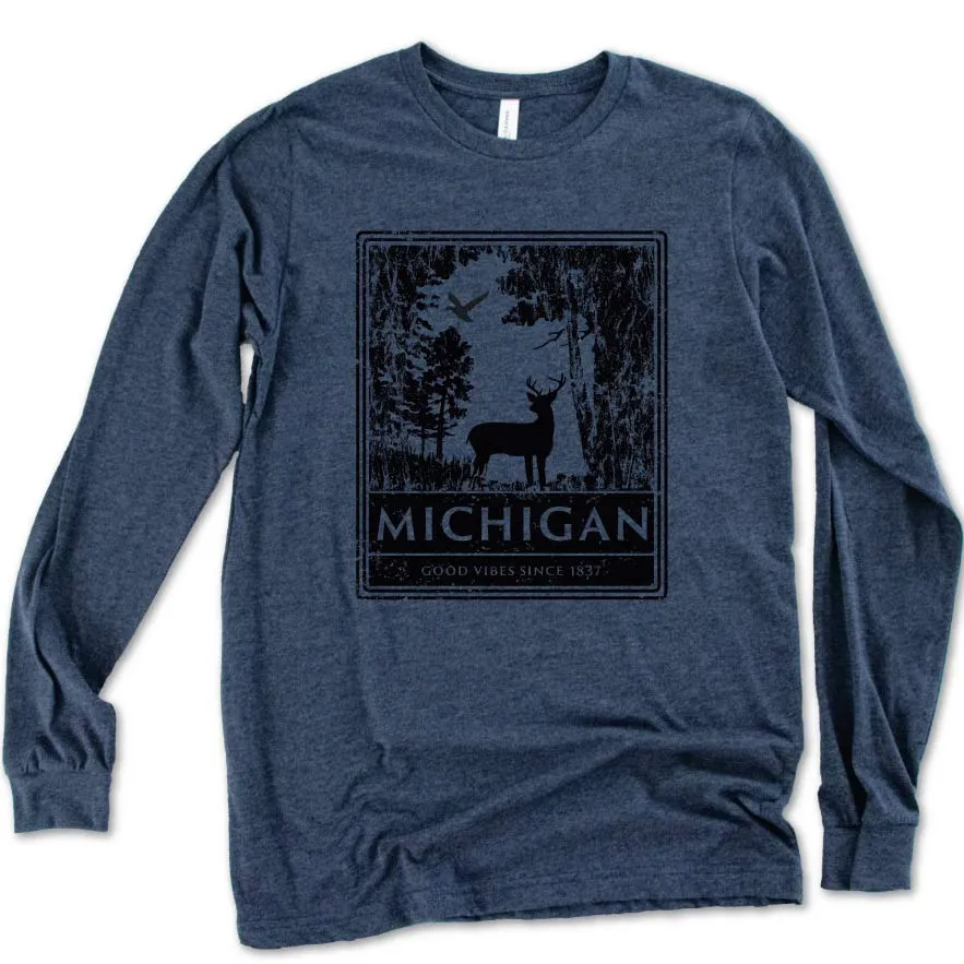 White-tailed long sleeve tee