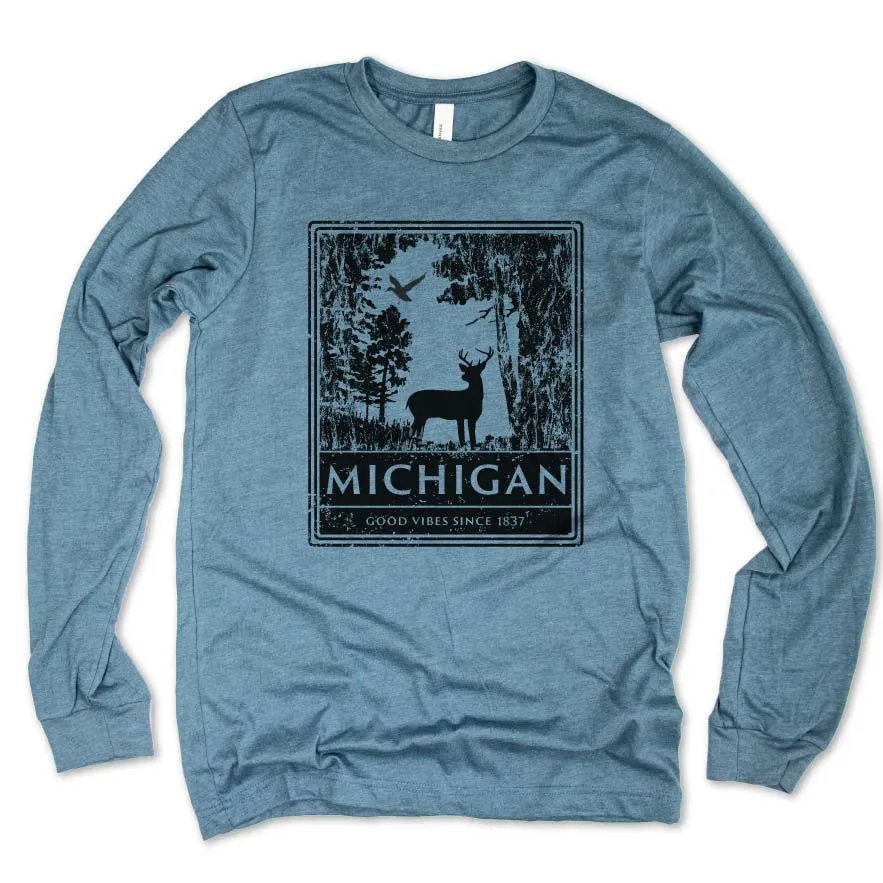 White-tailed long sleeve tee